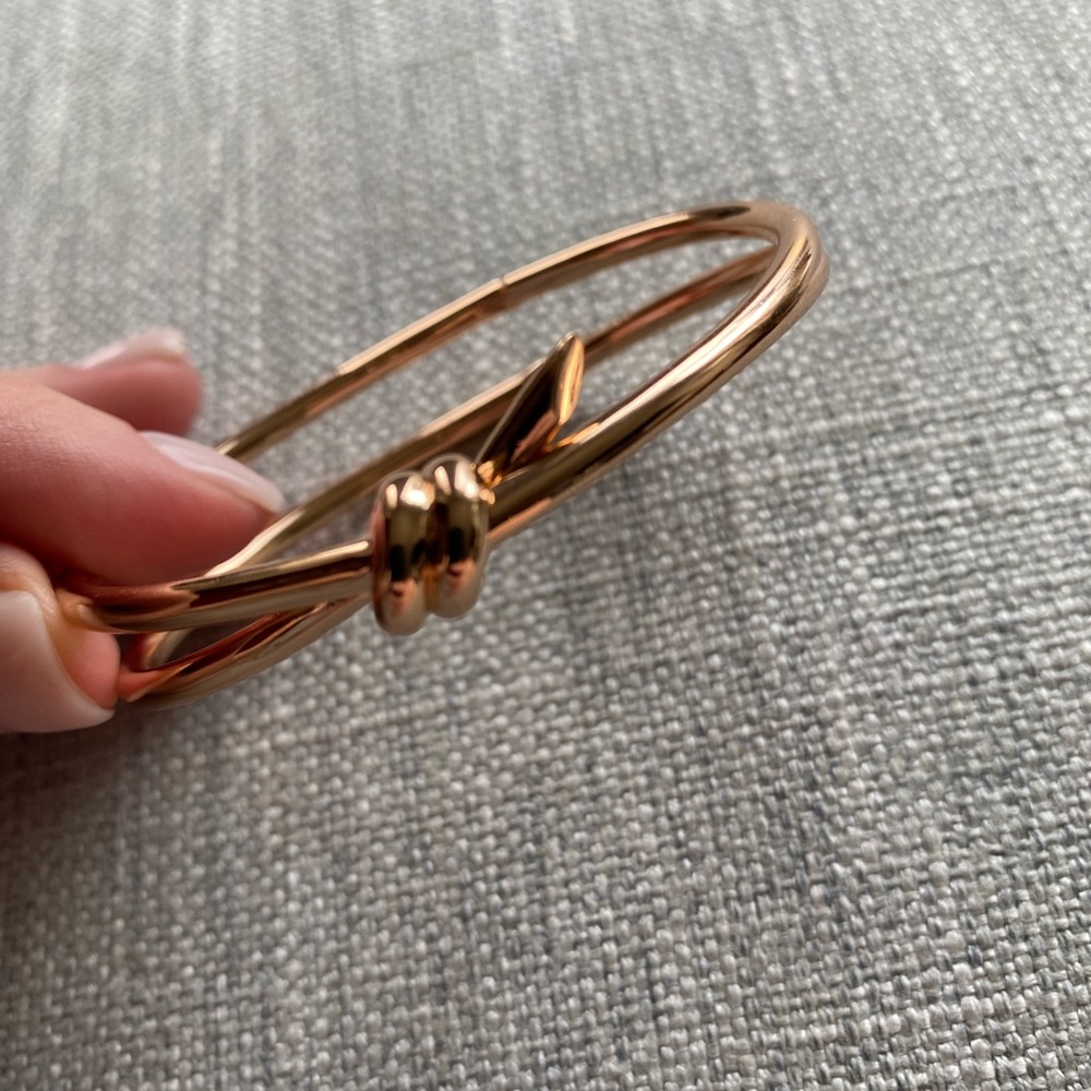Rose gold color knit bracelet